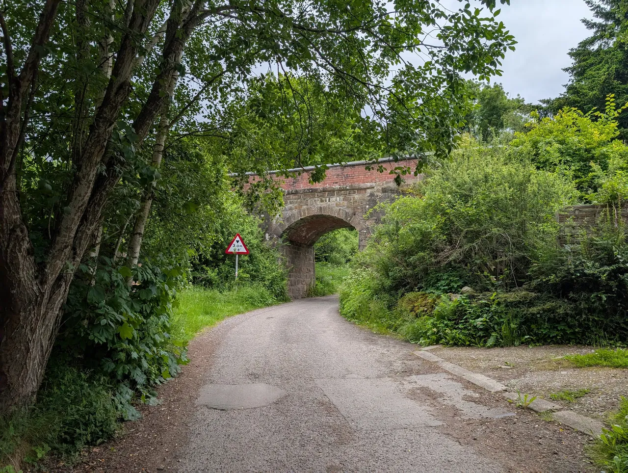 The bridge claimed to have only 3m of clearance, and my van claims to have a max height of 3.4m, so we parked about 10 minutes away. I feel like we could have fit underneath, but I suspect a lot of people say that before they storrow their truck.