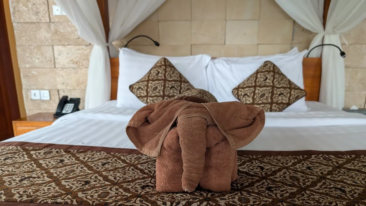 Our new hotel (the Munduk Moding Plantation) gave us a little towel elephant.