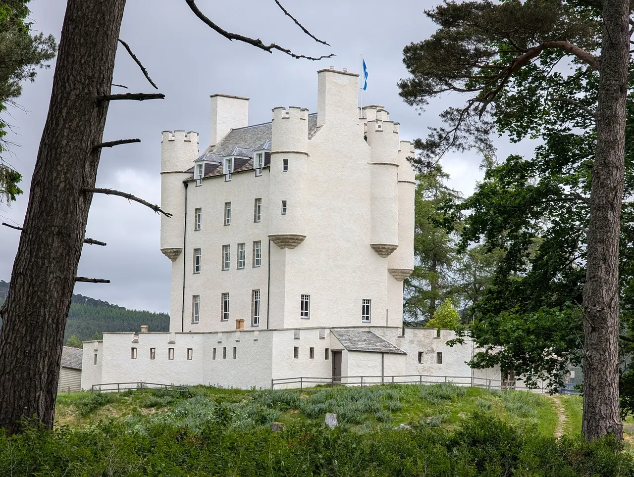 Braemar Castle from the outside.