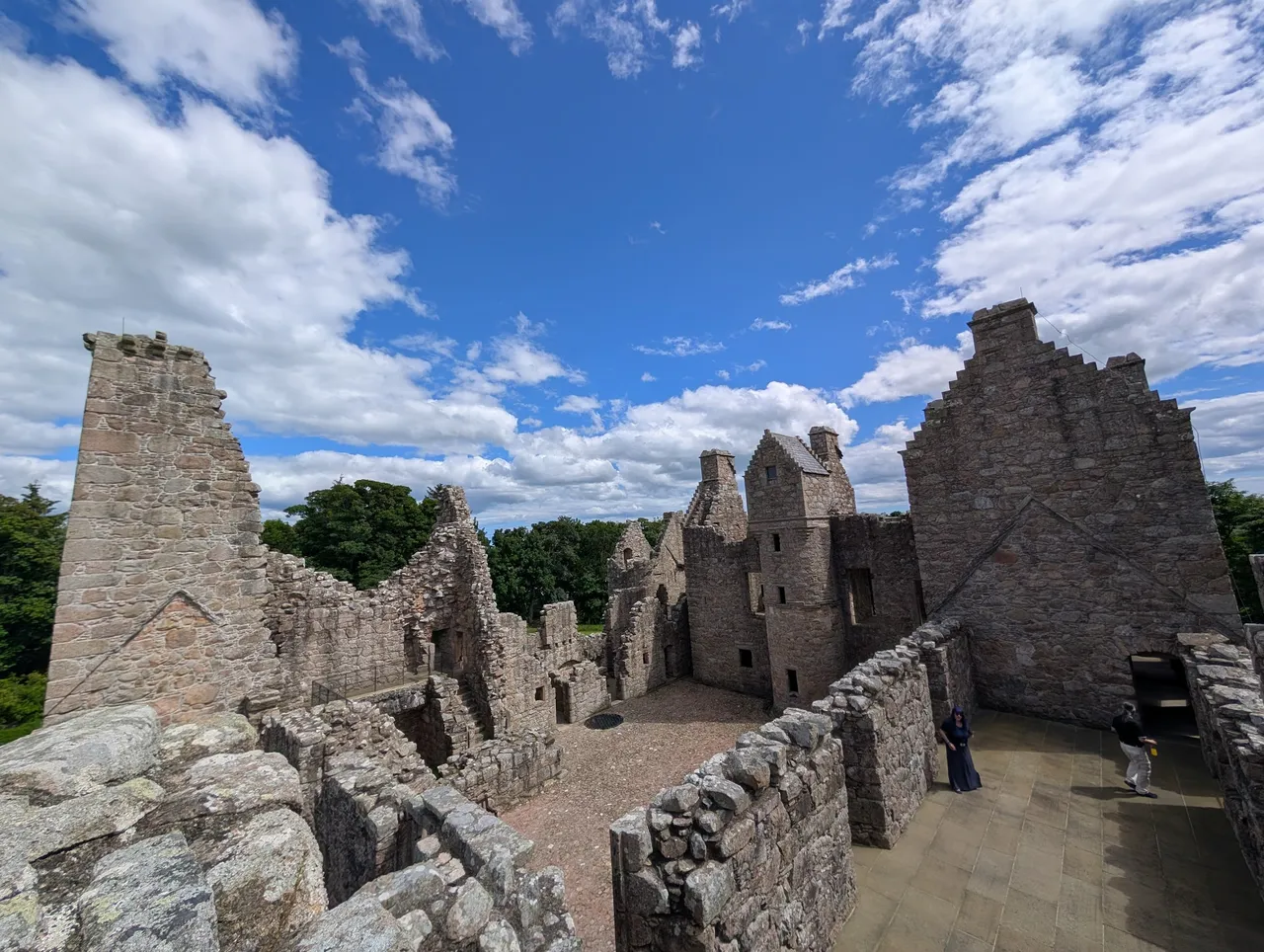 I was wandering around, making a map in my head of the grounds, and this place sure does have the same layout as the castle from the first chapter of Return to the Temple of Elemental Evil. Except that castle had a giant frog in the moat, and this castle didn’t even have a moat. It did have bee boles, a place for keeping beehives in the wall, so that’s something.